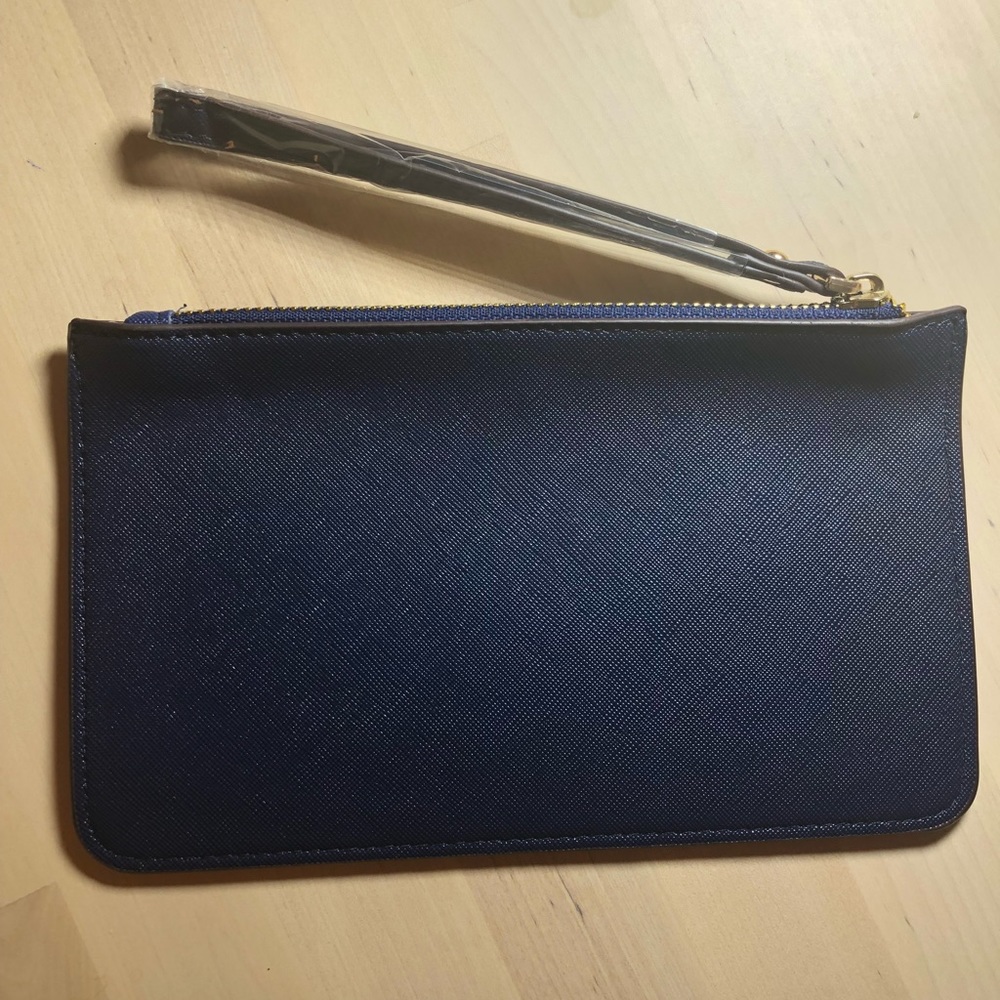 Kate spade ♠️ clutch new with strap - Picture 2 of 3